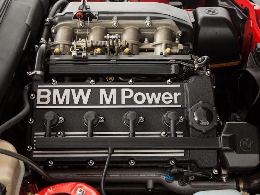 Моторный отсек BMW M3 Coupe (E30) 1987 года  (NA) (фото 26 из 38)